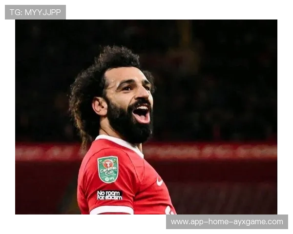 利物浦长传反击造门将扑救失误，萨拉赫补射入网