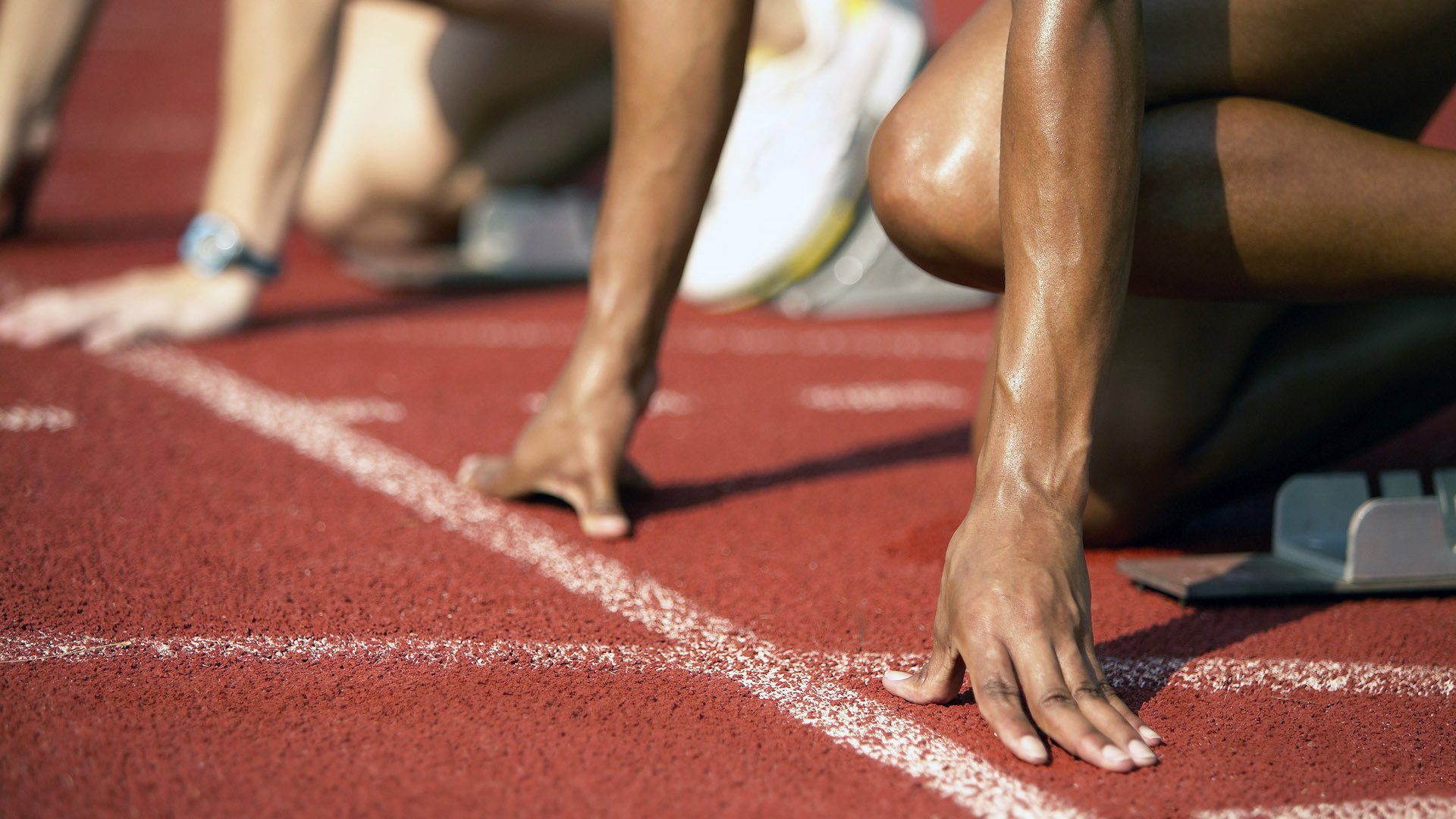 高校橄榄球七人制联赛 速度与对抗点燃校园看台